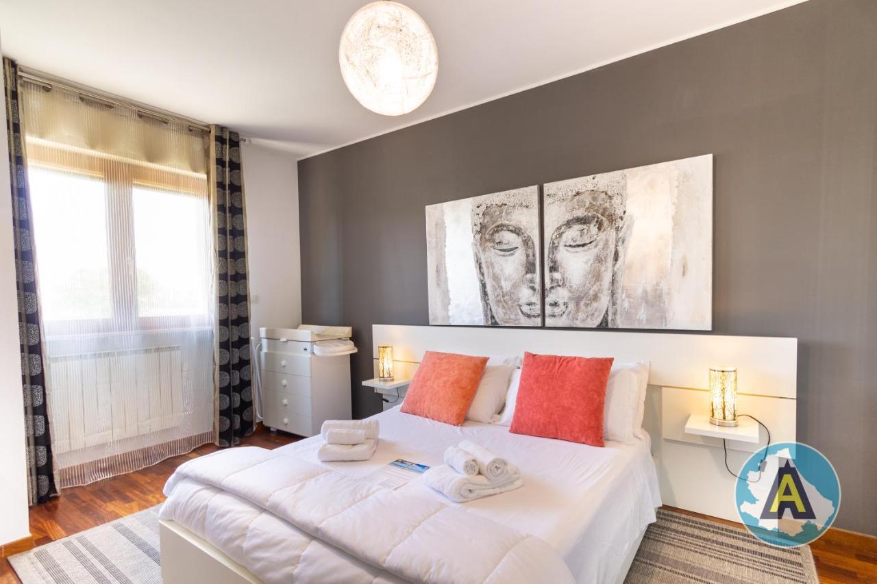 Moderno A 54a Apartment *